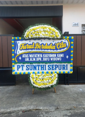 Papan Bunga Duka di Wetar Timur