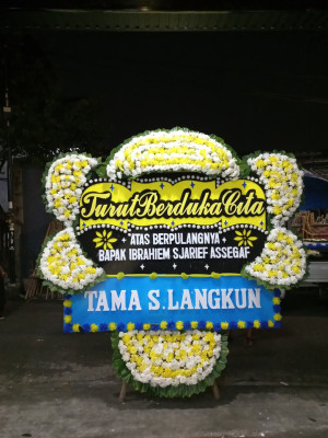 Papan Bunga Duka di Wetar Timur